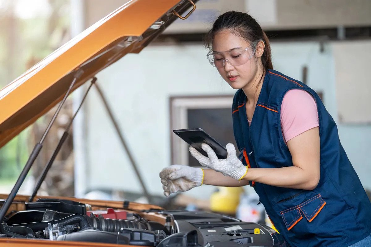 5 WARNING SIGNS YOUR VEHICLE NEEDS A SUSPENSION INSPECTION - BEFORE IT TURNS INTO A SAFETY HAZARD