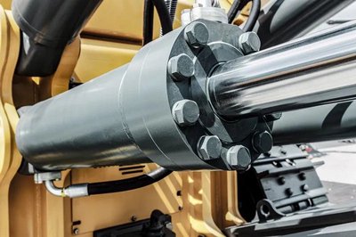 HYDRAULIC OILS: WHAT THEY ARE, HOW THEY WORK, AND WHY THEY MATTER