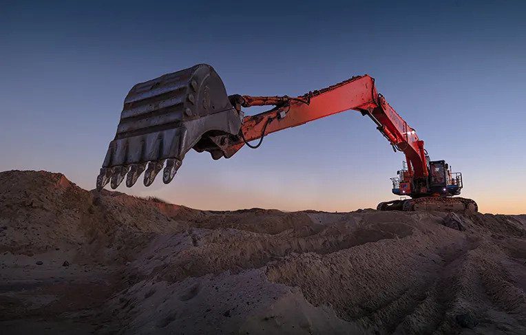 OVERLOOKING EQUIPMENT LUBRICATION: WARNING SIGNS YOUR CONSTRUCTION MACHINERY REQUIRES SERVICE